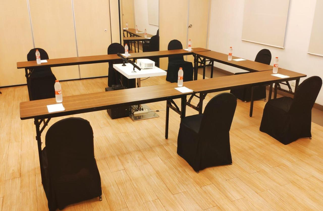 제스트 호텔 제무르사리 수라바야 외부 사진