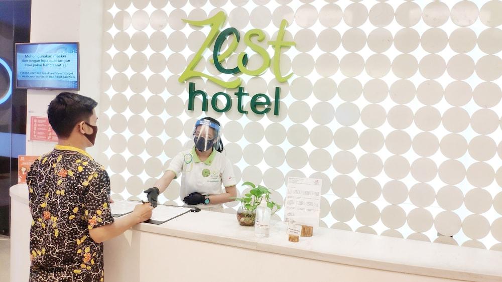 제스트 호텔 제무르사리 수라바야 외부 사진