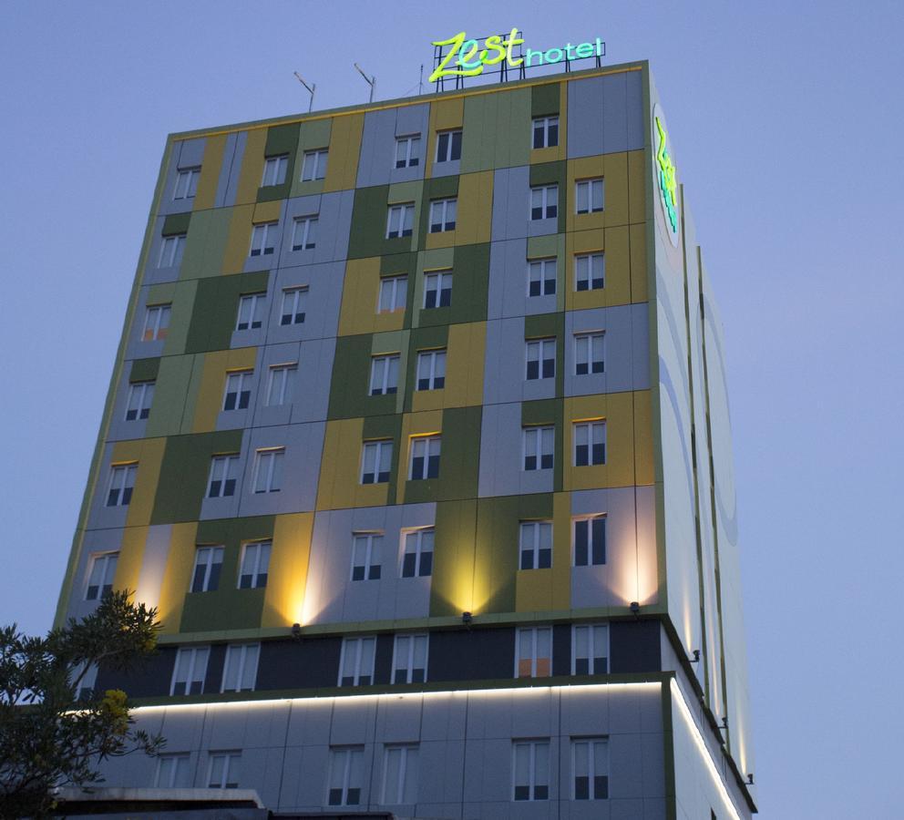 제스트 호텔 제무르사리 수라바야 외부 사진