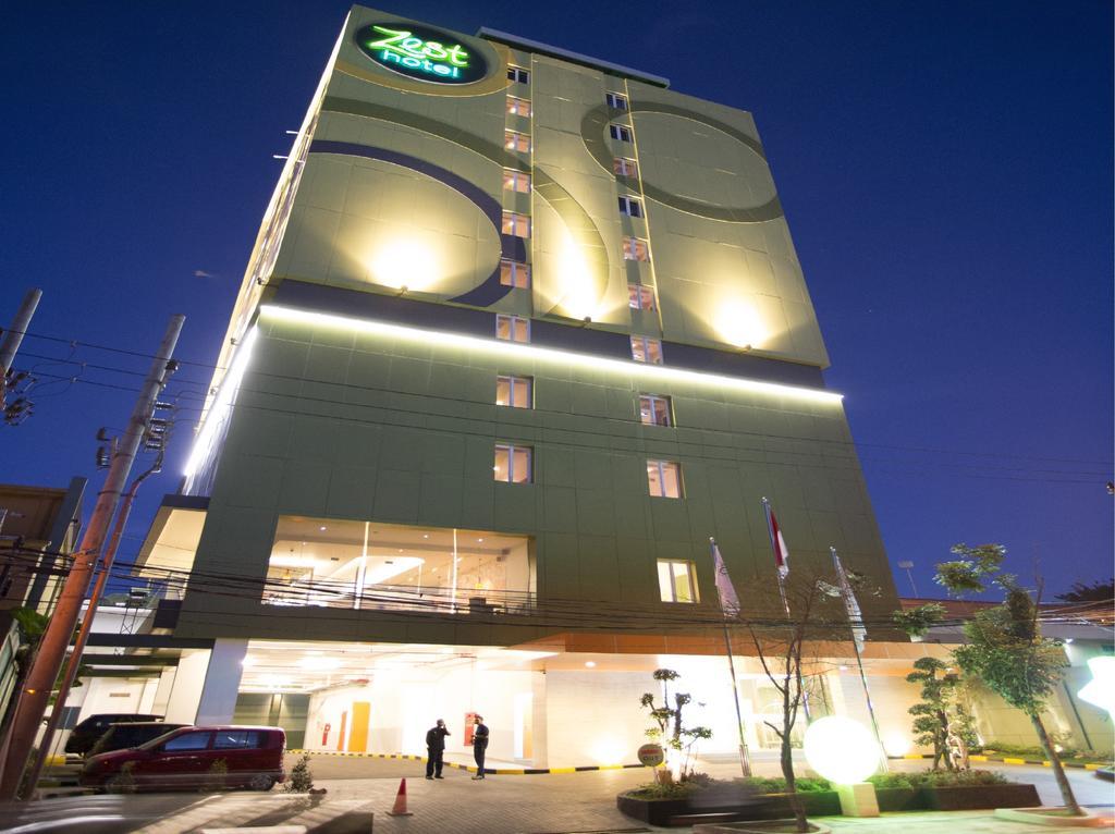 제스트 호텔 제무르사리 수라바야 외부 사진