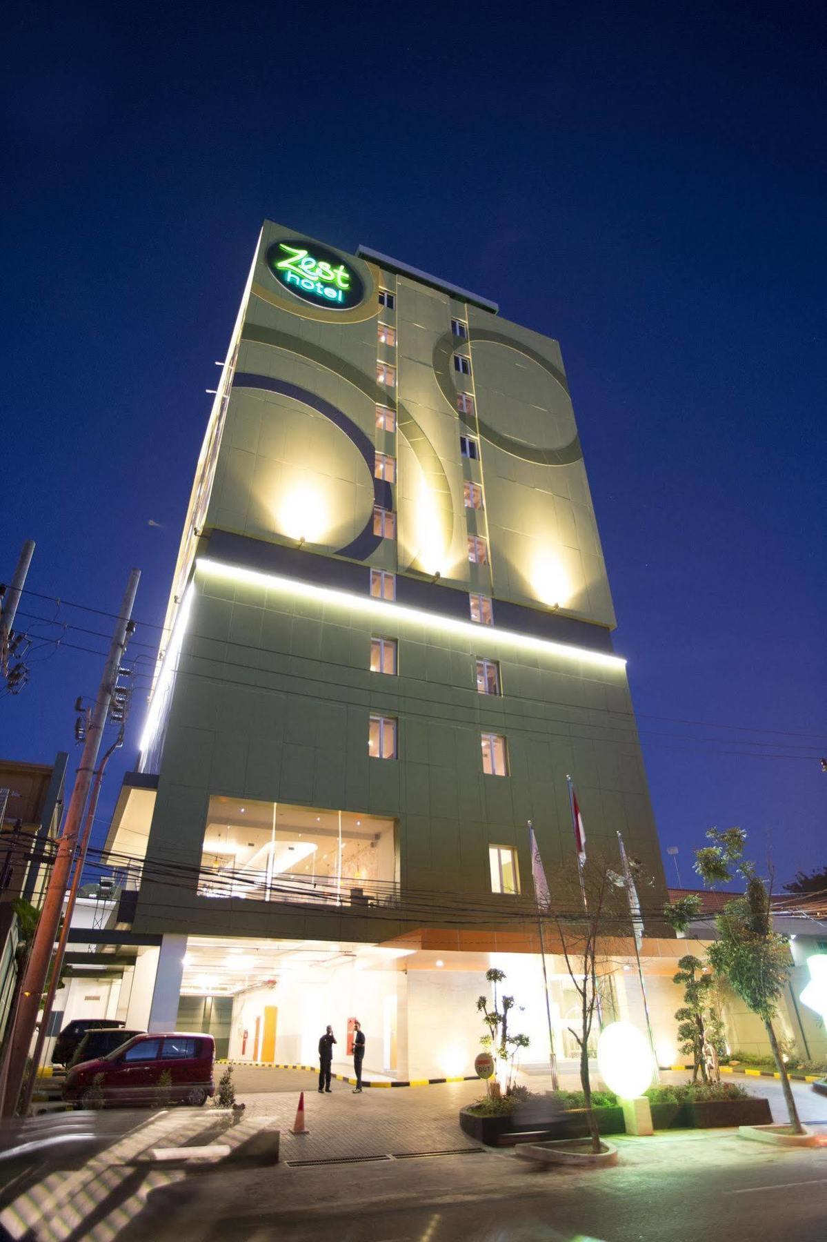 제스트 호텔 제무르사리 수라바야 외부 사진
